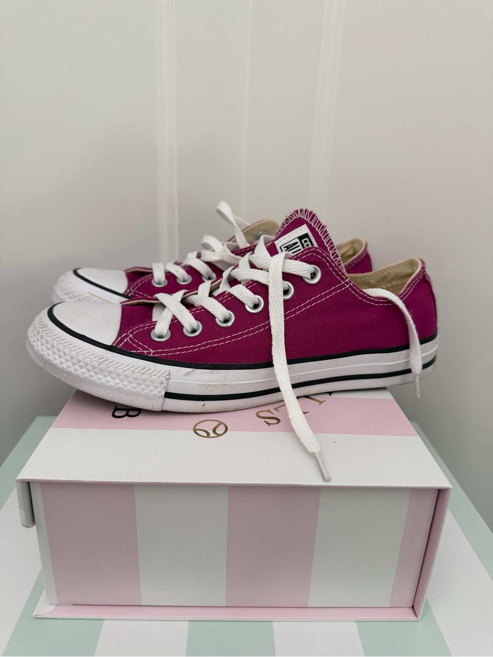 Converse Chuck Taylor All Star Berry Pink Low Top Sneakers Women’s 7